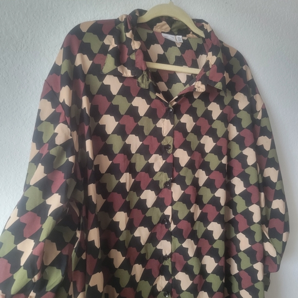 Geometric Patterned Button-Up Dress - Picture 7 of 7